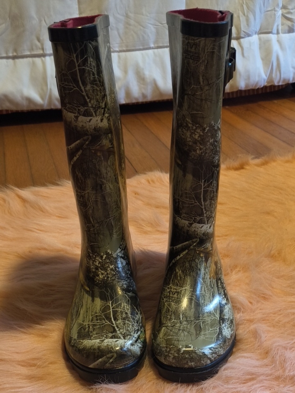 Magellan Outdoors Black and Pink Camouflage Rain Boot (Heel Detail)